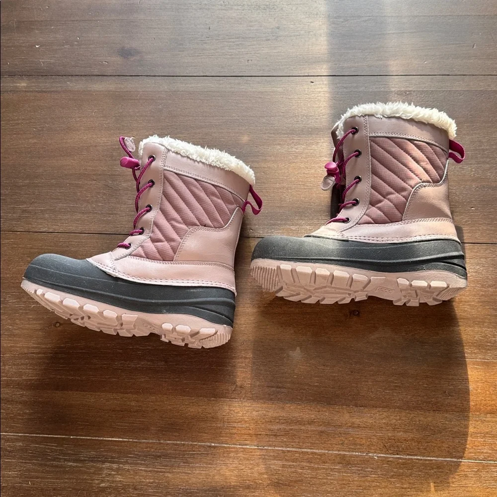 Size 1 all in motion snow Boots - Picture 7 of 13